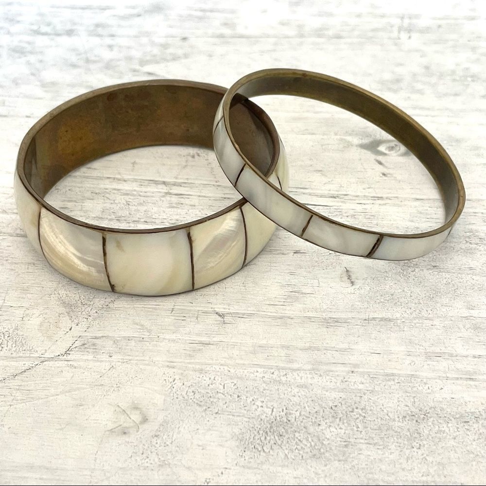 Mother of Pearl vintage bracelet bangles - set of 2 - Picture 2 of 9